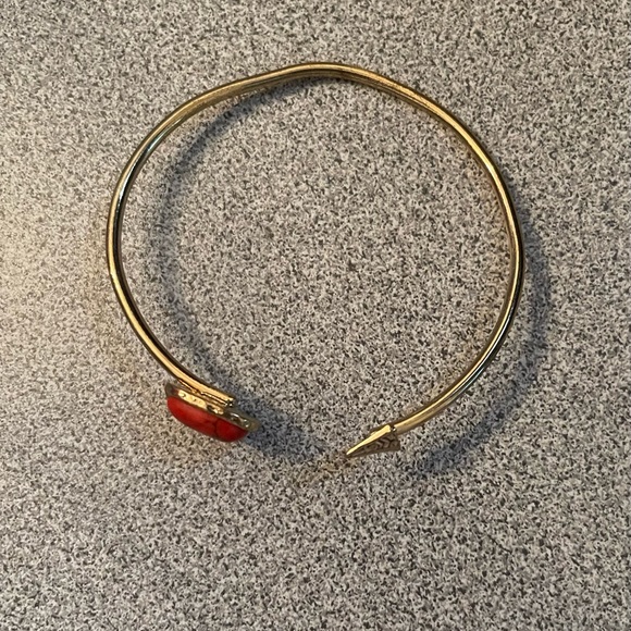 Brass Toned Metal Arrow Bracelet - Picture 4 of 7